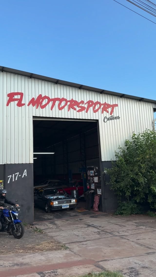 Fachada da FL Motorsport na Rua Tulipa, 717-A
